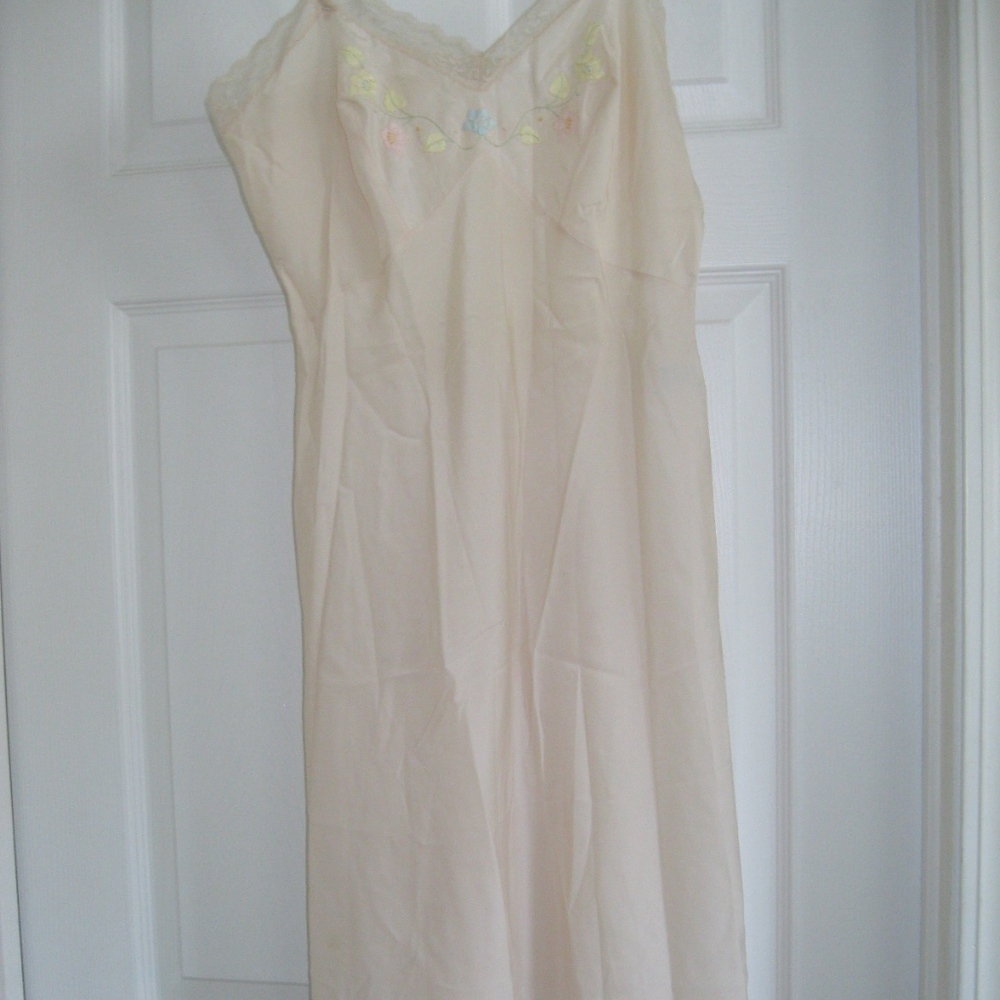 Vintage Corhan Noumair slip, cream, Sz S